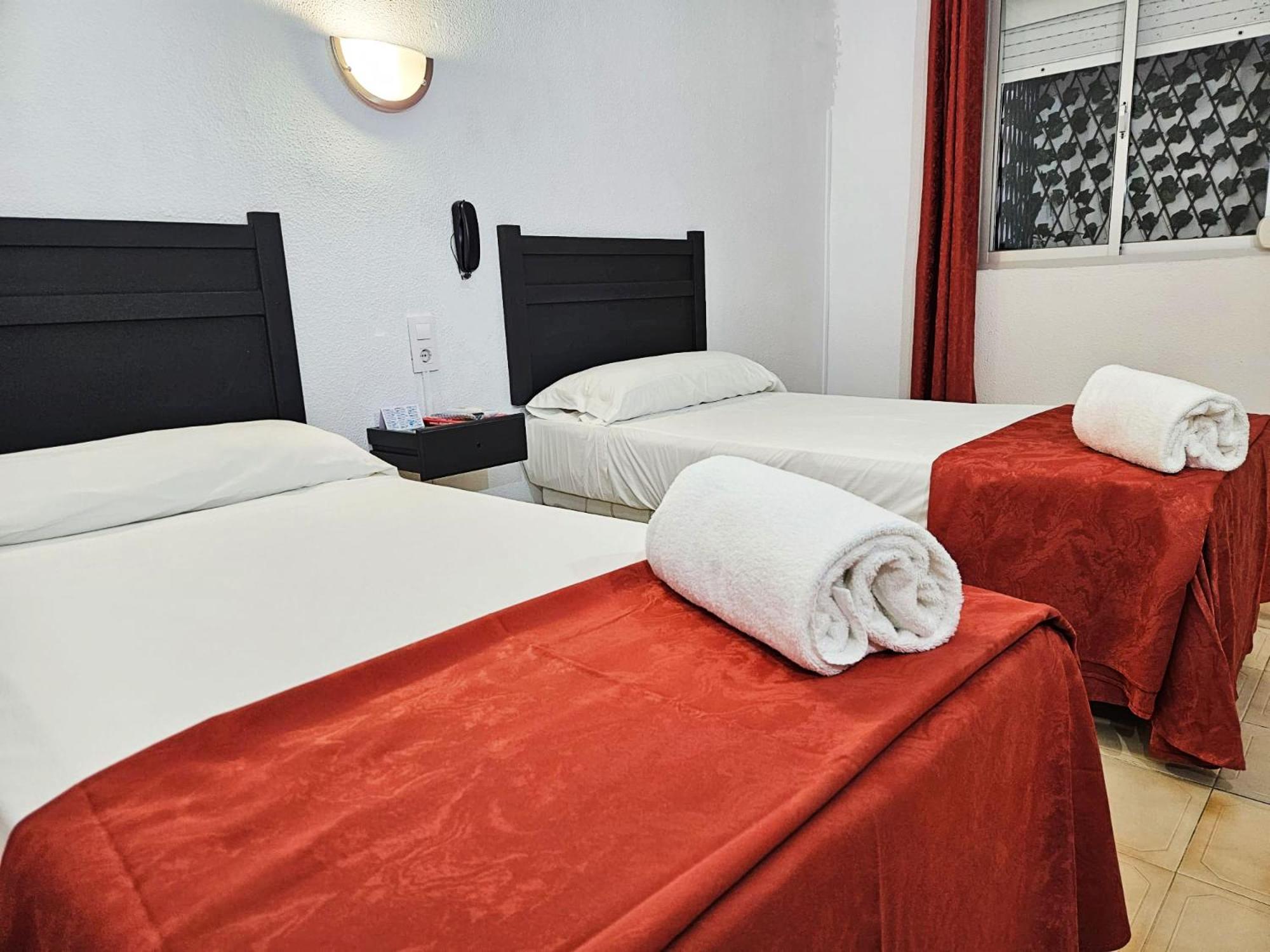 Hotel San Vicente - Centro Playa Кониль-де-ла-Фронтера Номер фото